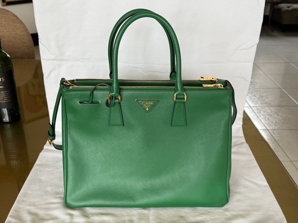 Prada Galleria Large Saffiano leather bag stunning Green Leather