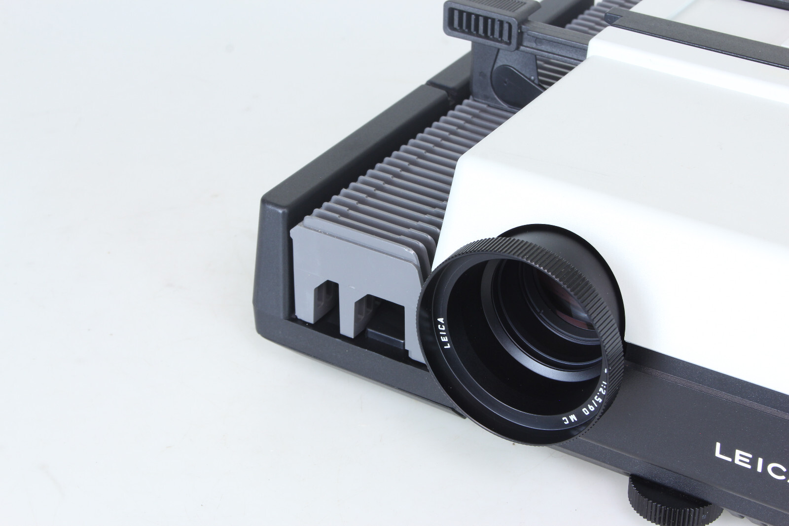 Leica P150 Slide Projector (Ref#K-784) | eBay