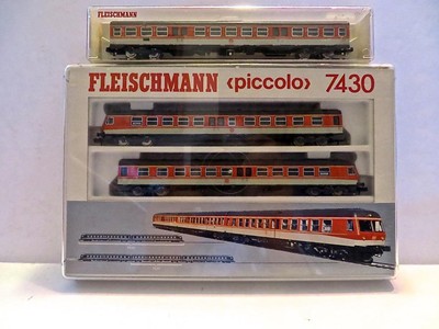 N Scale Fleischmann Piccolo Set 7430 & Extra Car 7432 Handsome