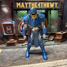 DC DC Universe Classics Anti-Monitor (Collect & Connect)