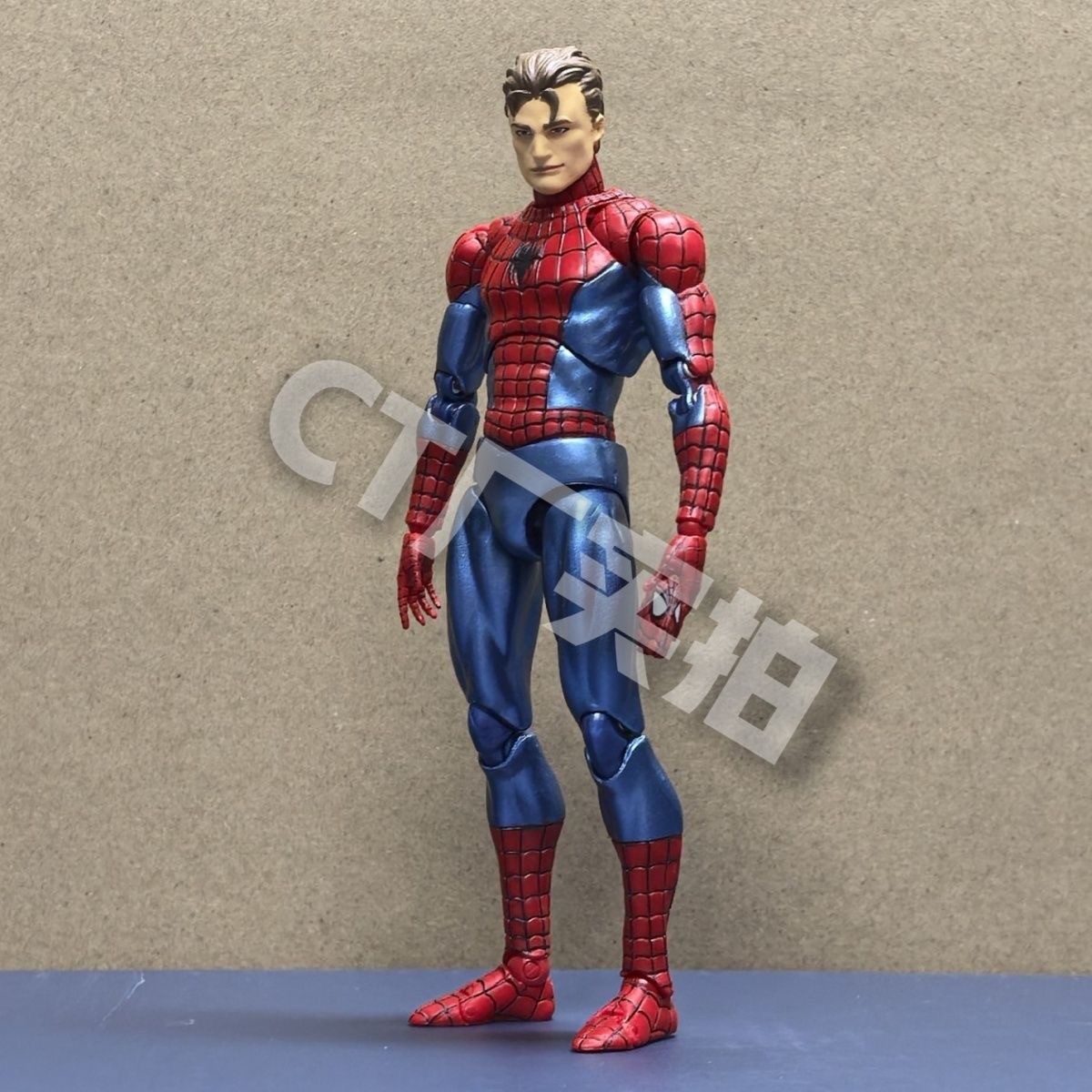 HOT Mafex No.075 The Amazing Spider-Man Comic Ver. 6in Action
