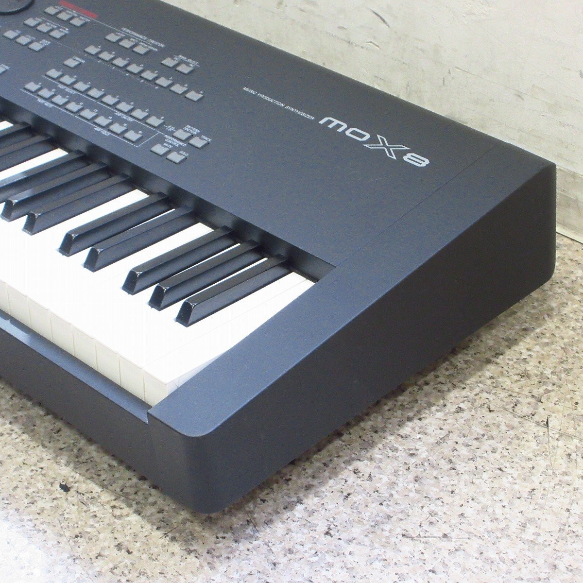 YAMAHA MOX8 Synthesizer Workstation 88-Key Test Completed AC100V