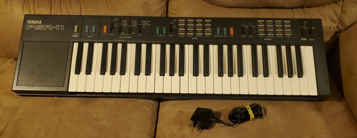 Vintage Yamaha PSR-11 Electronic Keyboard w/Power Cord. Tested
