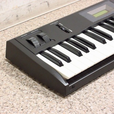 Korg X5D 61-Key Digital Synthesizer 1995 Compact w/ AC Adapter