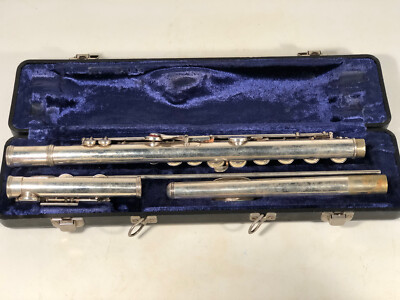 Vintage Armstrong USA Elkhart Ind Silver Flute Model 104 w