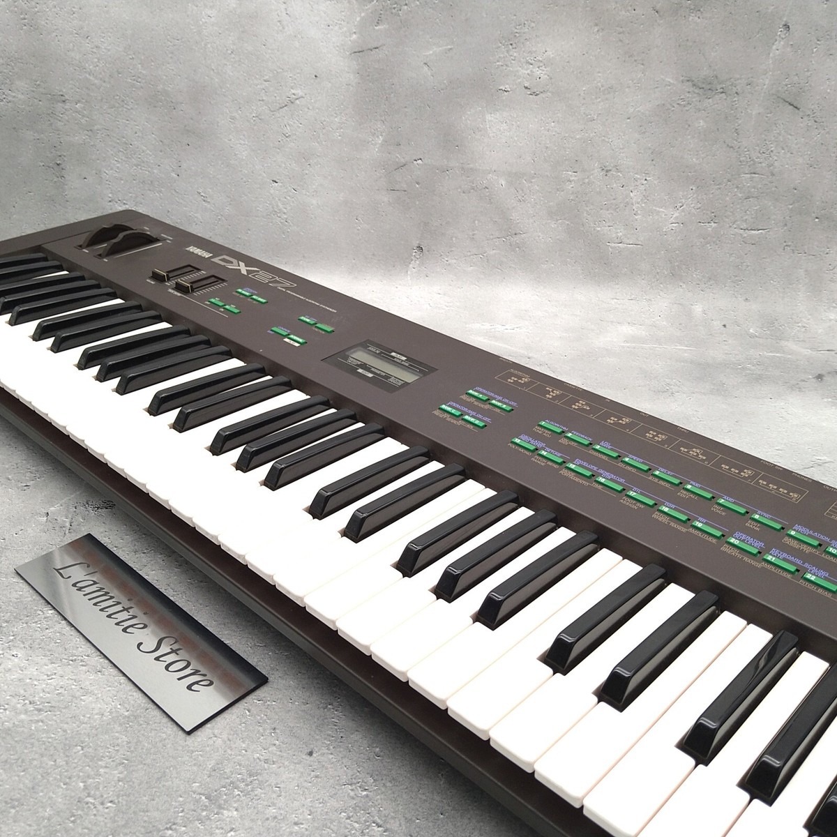 Vintage Yamaha DX 27 Digital Synthesizer Keyboard Musical