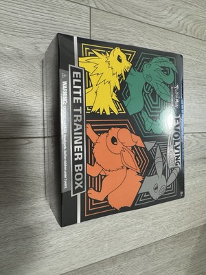 Pokémon TCG: Sword & Shield-Evolving Skies Elite Trainer Box for