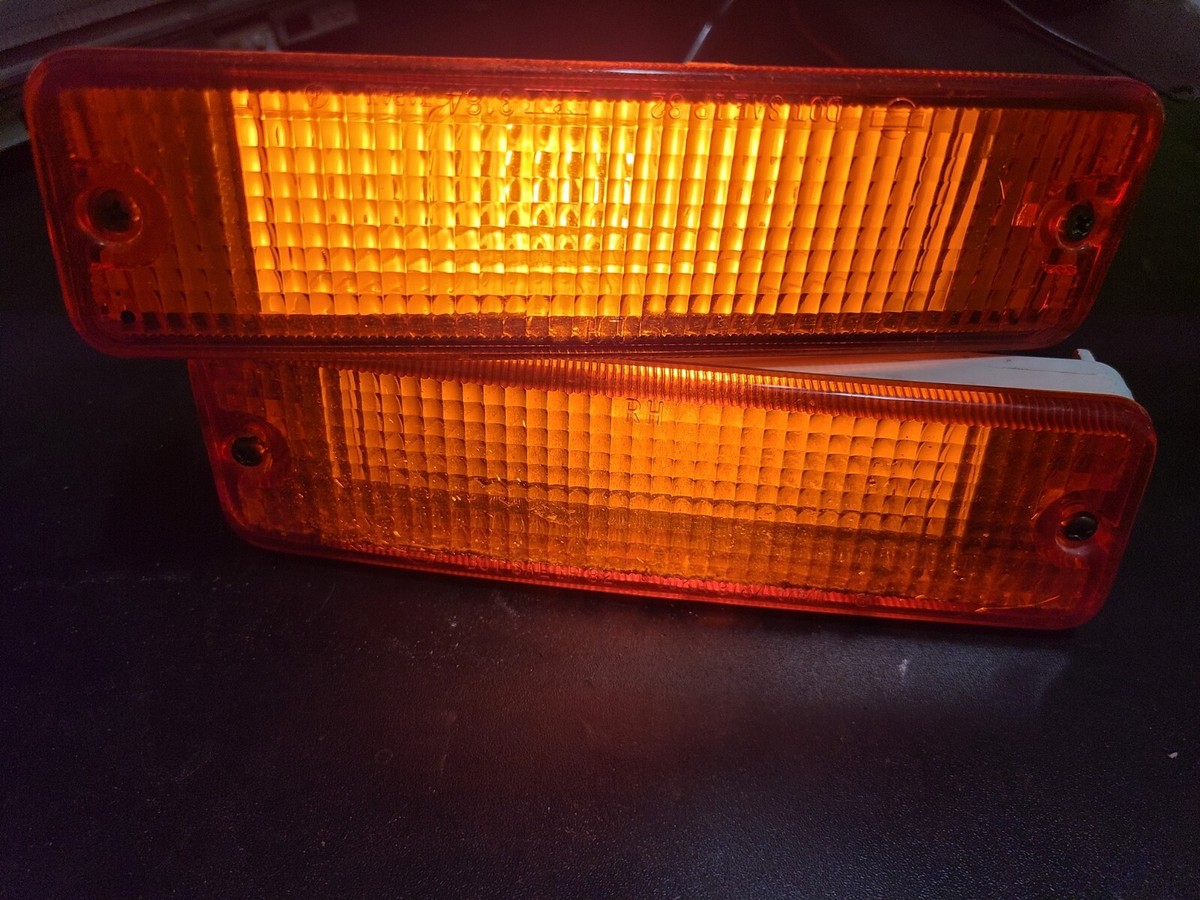 1984-1986 Nissan 300ZX Z31 NA Turbo Front Left Right Turn Signal