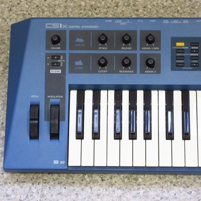 Yamaha CS1x 1996 Synthesizer Blue 90s Dance Techno Keyboard w