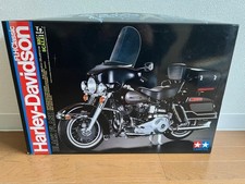 Harley Davidson FLH Classic - Black - Tamiya 16037 | kingshobby.com