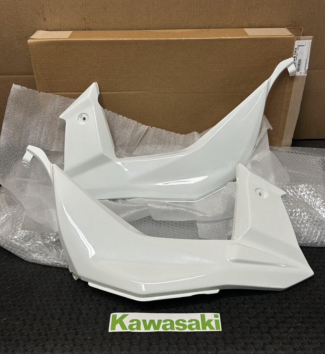 2008-2014 Kawasaki KFX450R Plastics White Fenders Skirts Left