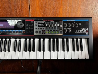 ROLAND JUNO-Gi Mobile Synthesizer with Digital Recorder w/ bag