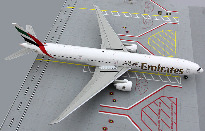 Emirates Boeing 777-300ER A6-ECS Gemini Jets G2UAE214 Scale 1:200