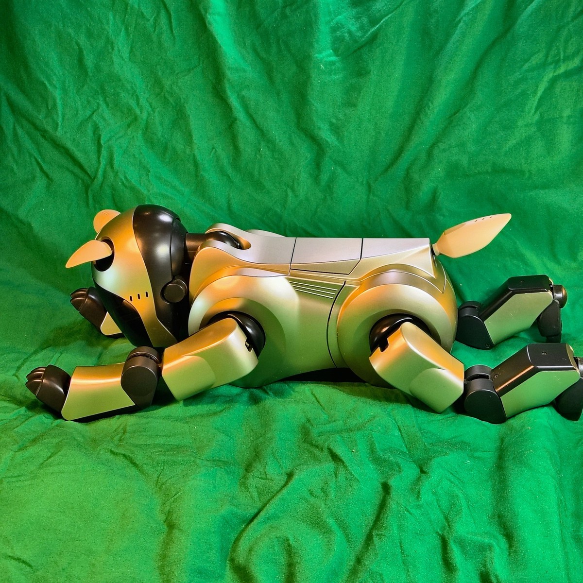 Junk Gold Aibo ERS-210 Sony w/Box w/Memory w/Pink Ball No Tested