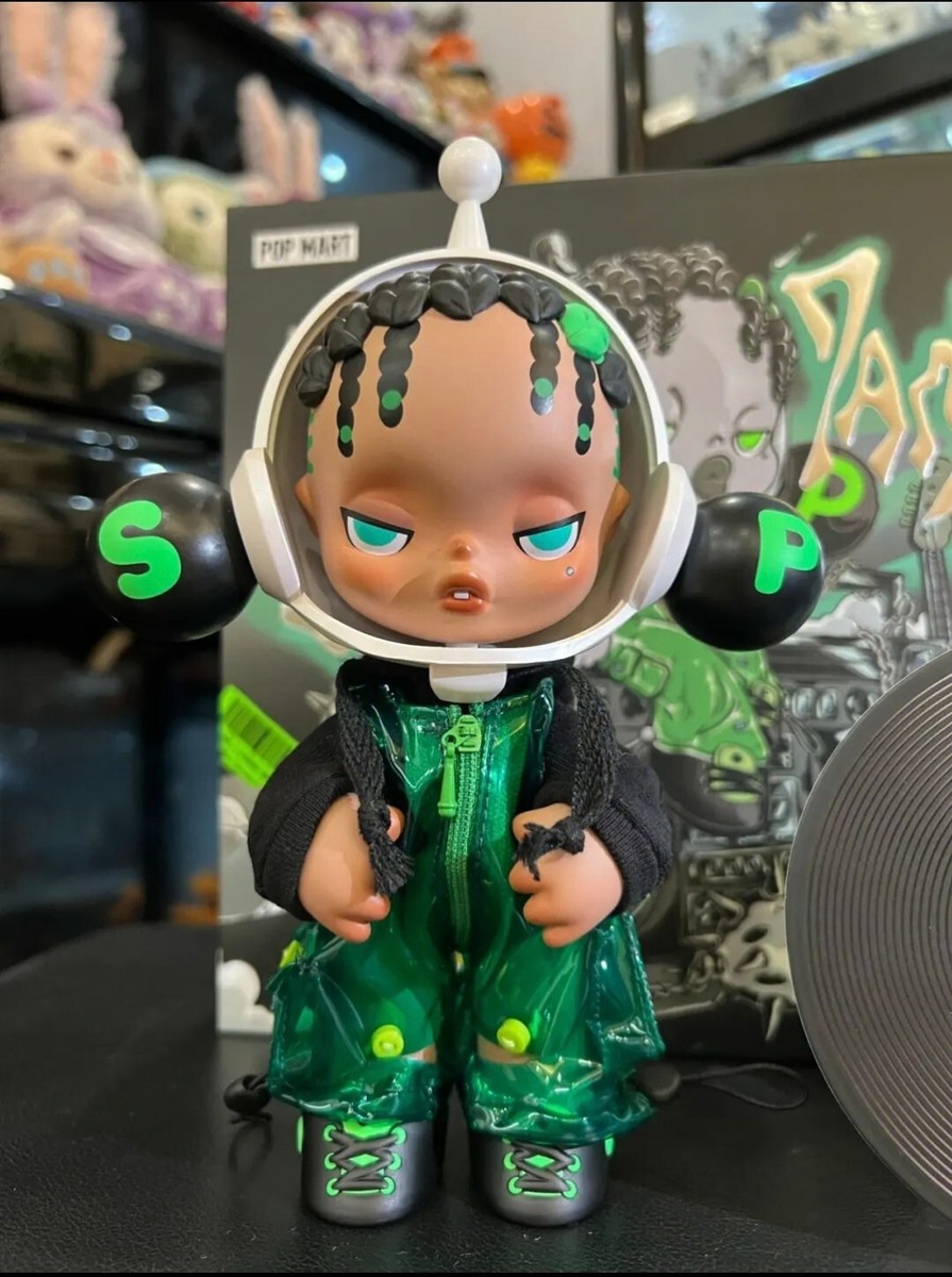 New POPMART SKULLPANDA OOTD Green Field Collaboration Girl Model