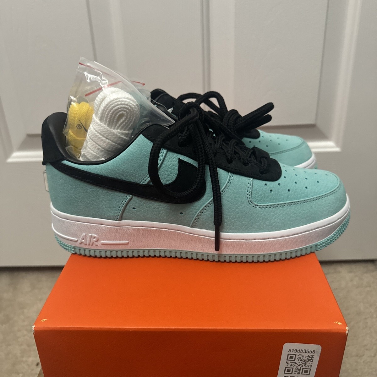 Nike Tiffany & Co. x Air Force 1 Friends & Family Low 1837 Size 7