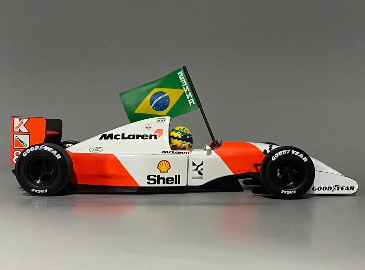 1/18 F1 Marlboro McLaren MP4/8 Ayrton Senna Racing Car Coll. 1st