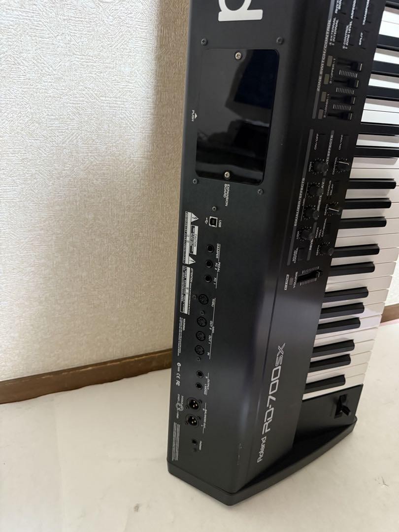 Roland RD-700SX 88-Key Stage Piano Synthesizer - Tested, working