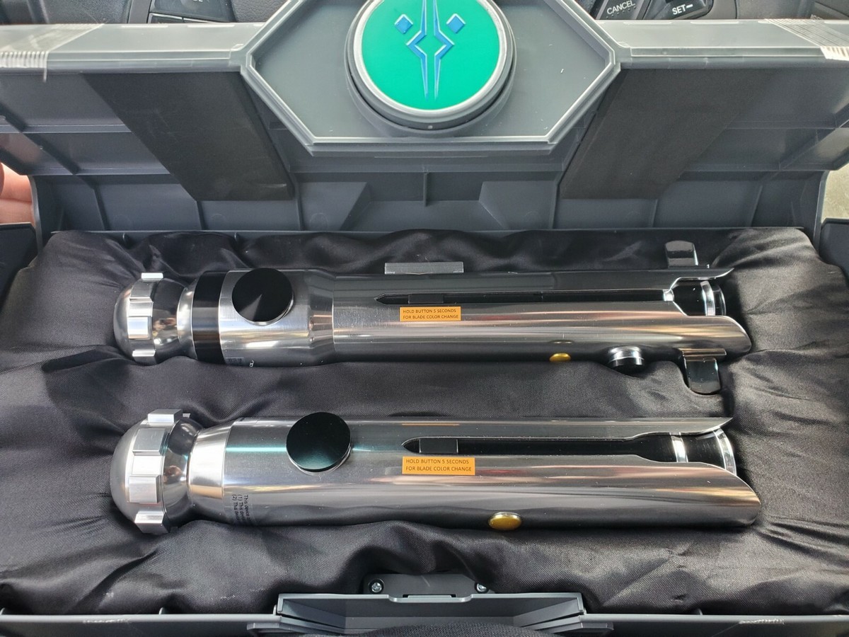 Star Wars Galaxy's Edge Ahsoka Tano Clone Wars Legacy Lightsaber