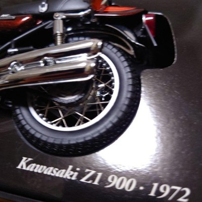 MINICHAMPS 1/12 KAWASAKI Z1 900 Candy Brown 1972 Classic Bike
