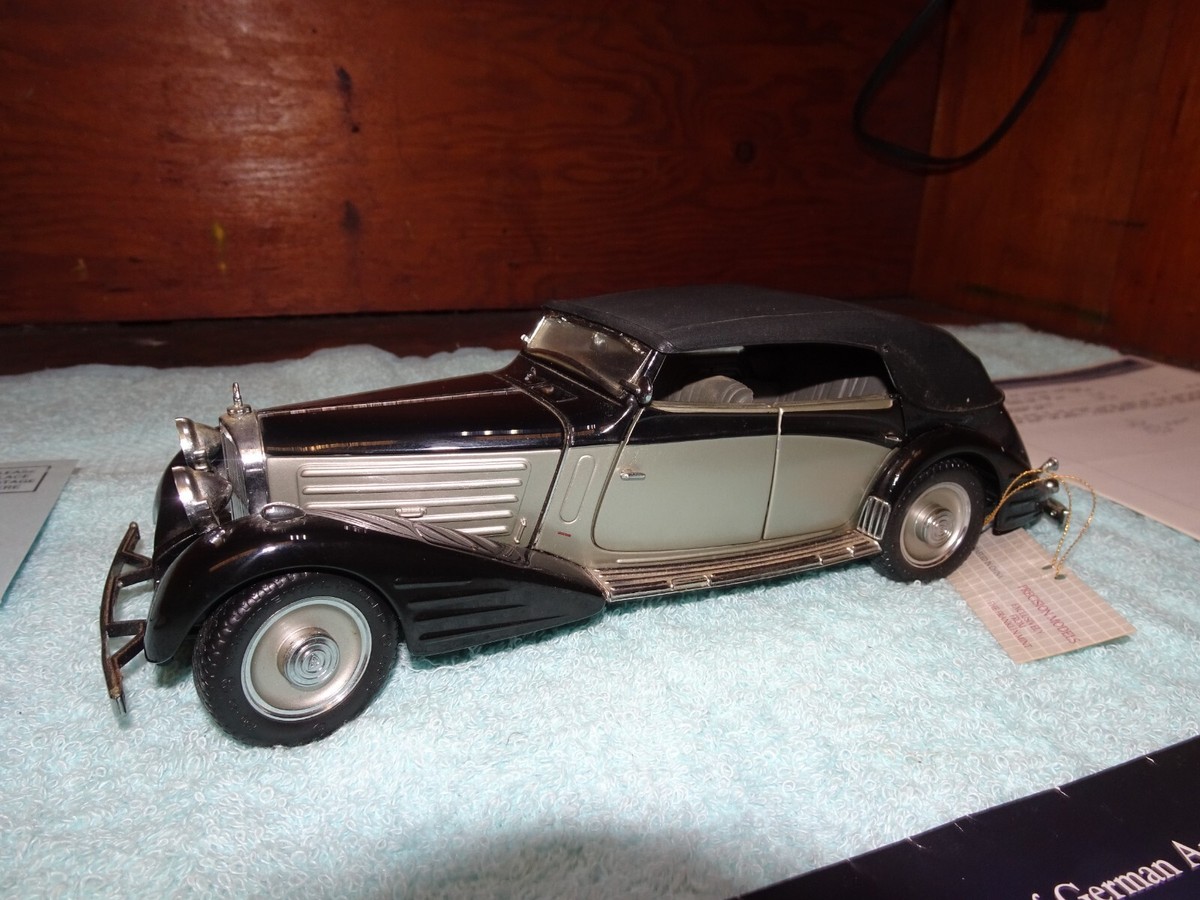 Franklin Mint Car 1:24 Scale 1939 Maybach Zeppelin (Black/silver