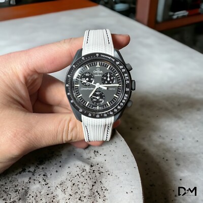 Omega x Swatch - Mission To The Moonphase New Moon - Snoopy White