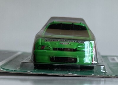 ✨Joe Gibbs Racing NASCAR # 18 BOBBY LABONTE 1:64 SCALE Racing