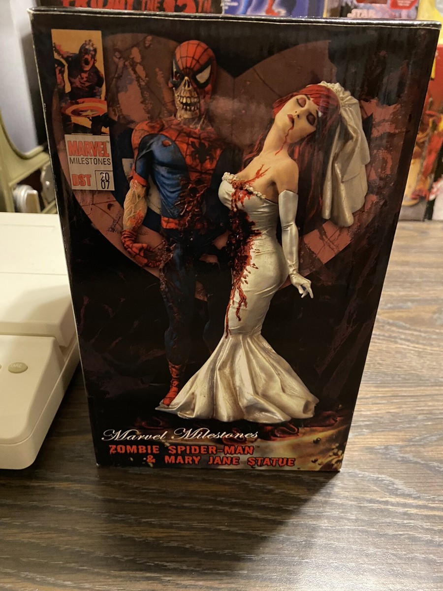 MARVEL MILESTONES ZOMBIE SPIDER-MAN & MARY JANE WEDDING STATUE IN