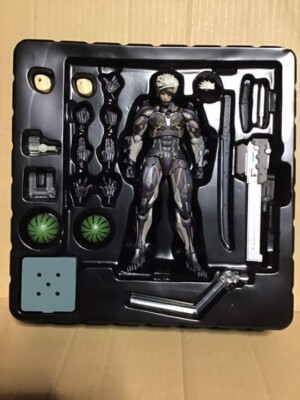 Revoltech Yamaguchi METAL GEAR RISING REVENGEANCE RAIDEN Figure No