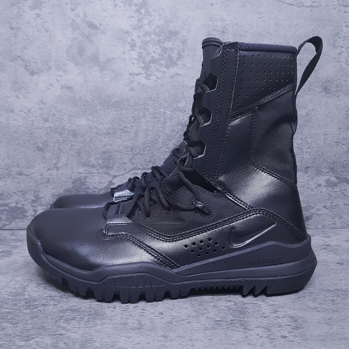 NIKE SFB Field 2 8
