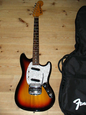 FENDER JAPAN MUSTANG MG69 1994-5 Reissue of 1969 Sunburst ship