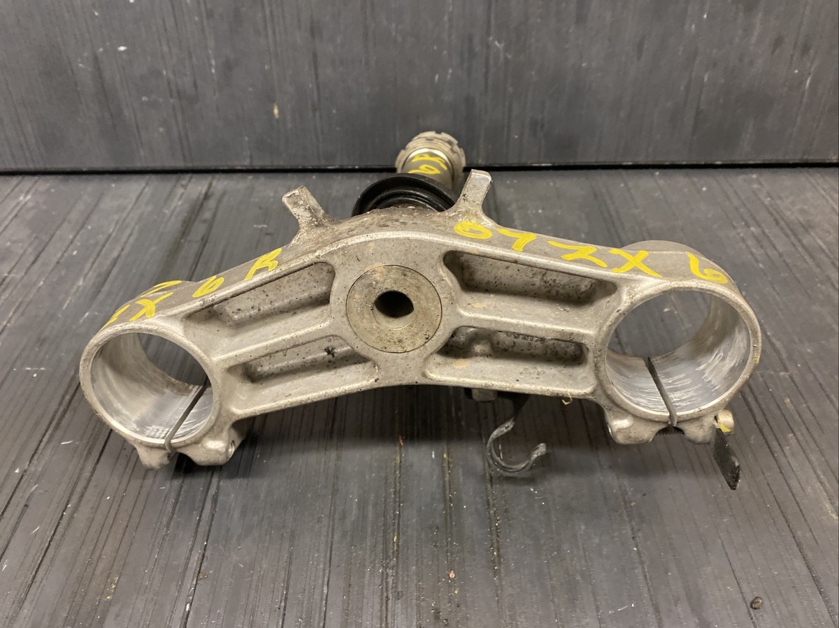 2007-2008 Kawasaki Ninja ZX6R Bottom triple tree suspension bridge