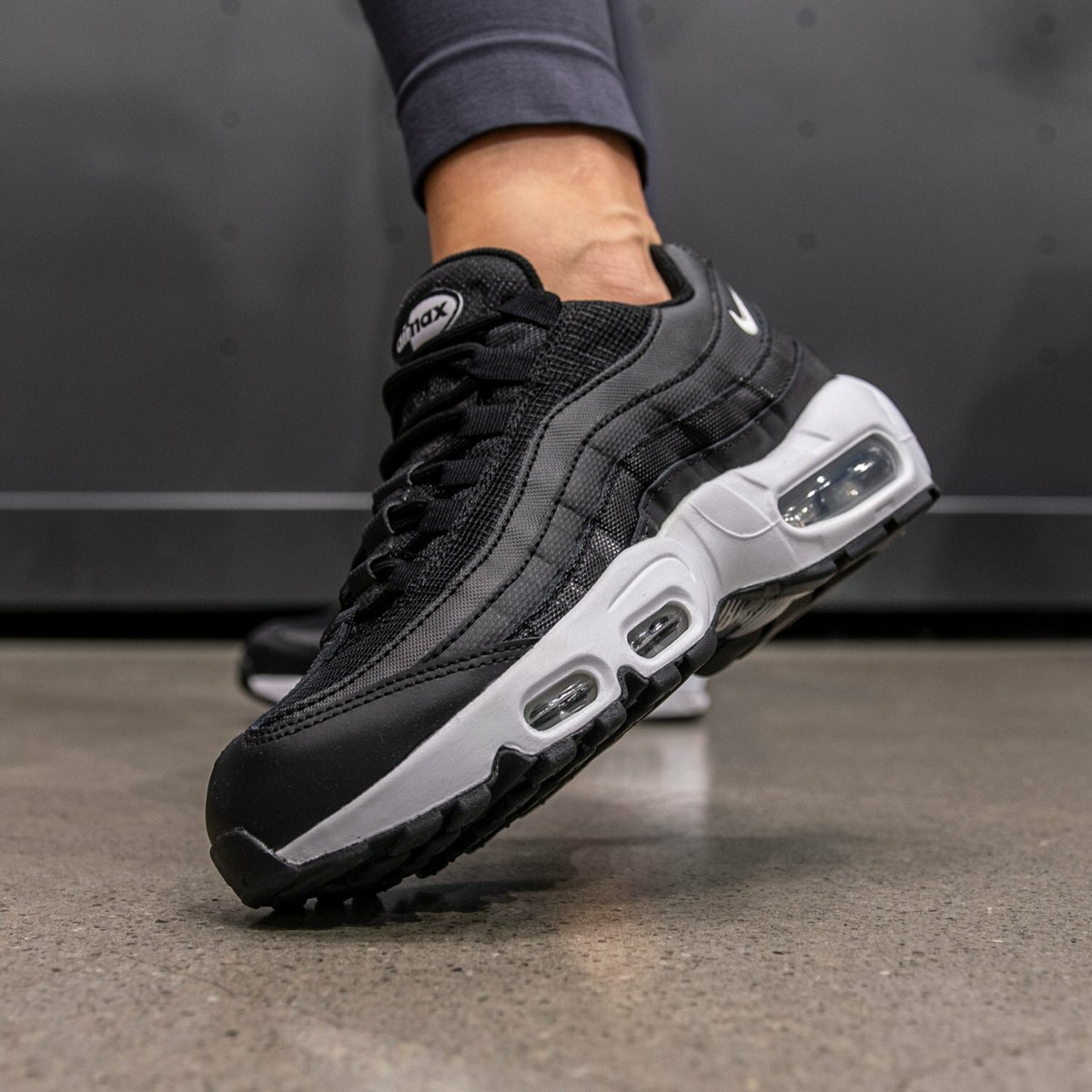 NIKE AIR MAX 95 ESSENTIAL - BLACK / WHITE - CK7070 001 - UK 5 5.5