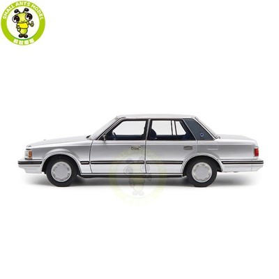 1/18 Toyota Crown Seventh Generation MS122 Silver Diecast Model