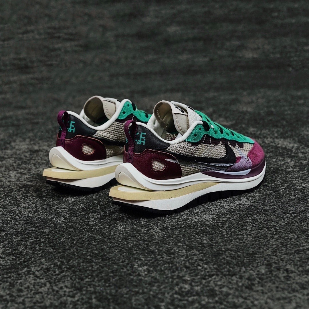 Sacai x Nike VaporWaffle 'Villain Red Neptune Green' DD3035-200 | eBay