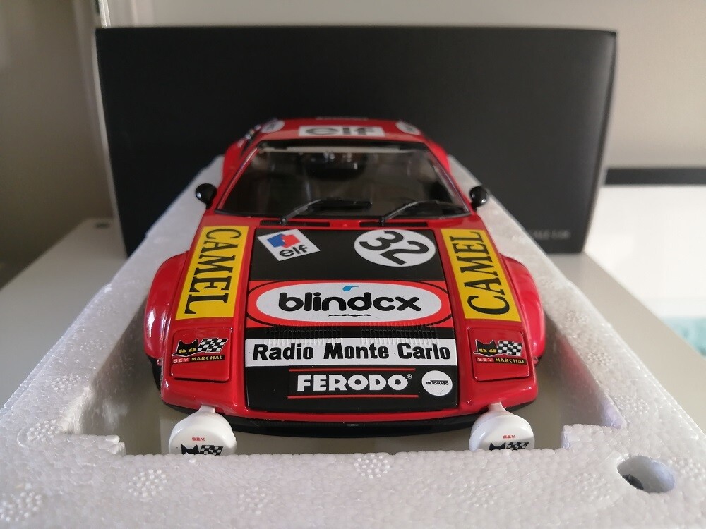 KYOSHO 1/18 Scale De Tomaso Pantera 1972 LM #32 Red Black #08855B