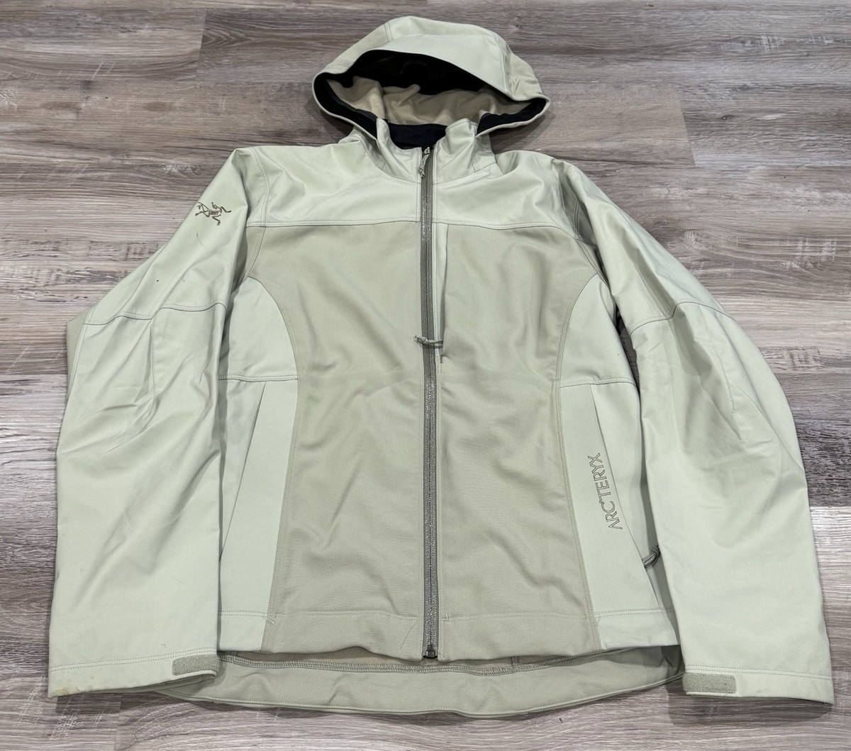 Vintage Arc'Teryx Women's SideWinder Jacket Mint Green Size Medium