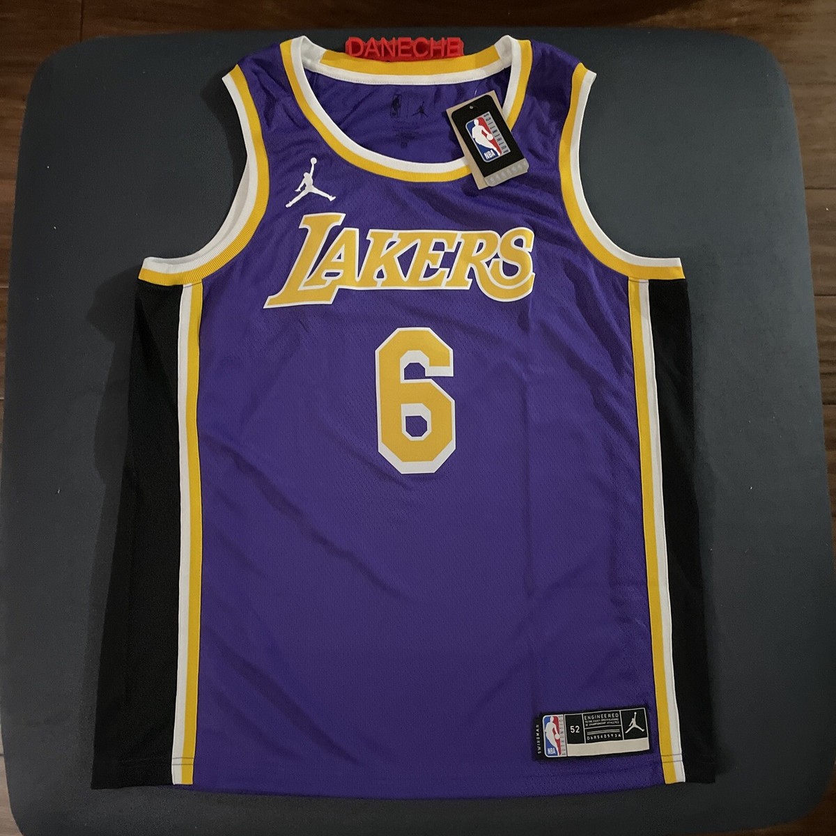 LeBron James LA Lakers Nike Jordan 21-22 #6 Swingman Jersey XL