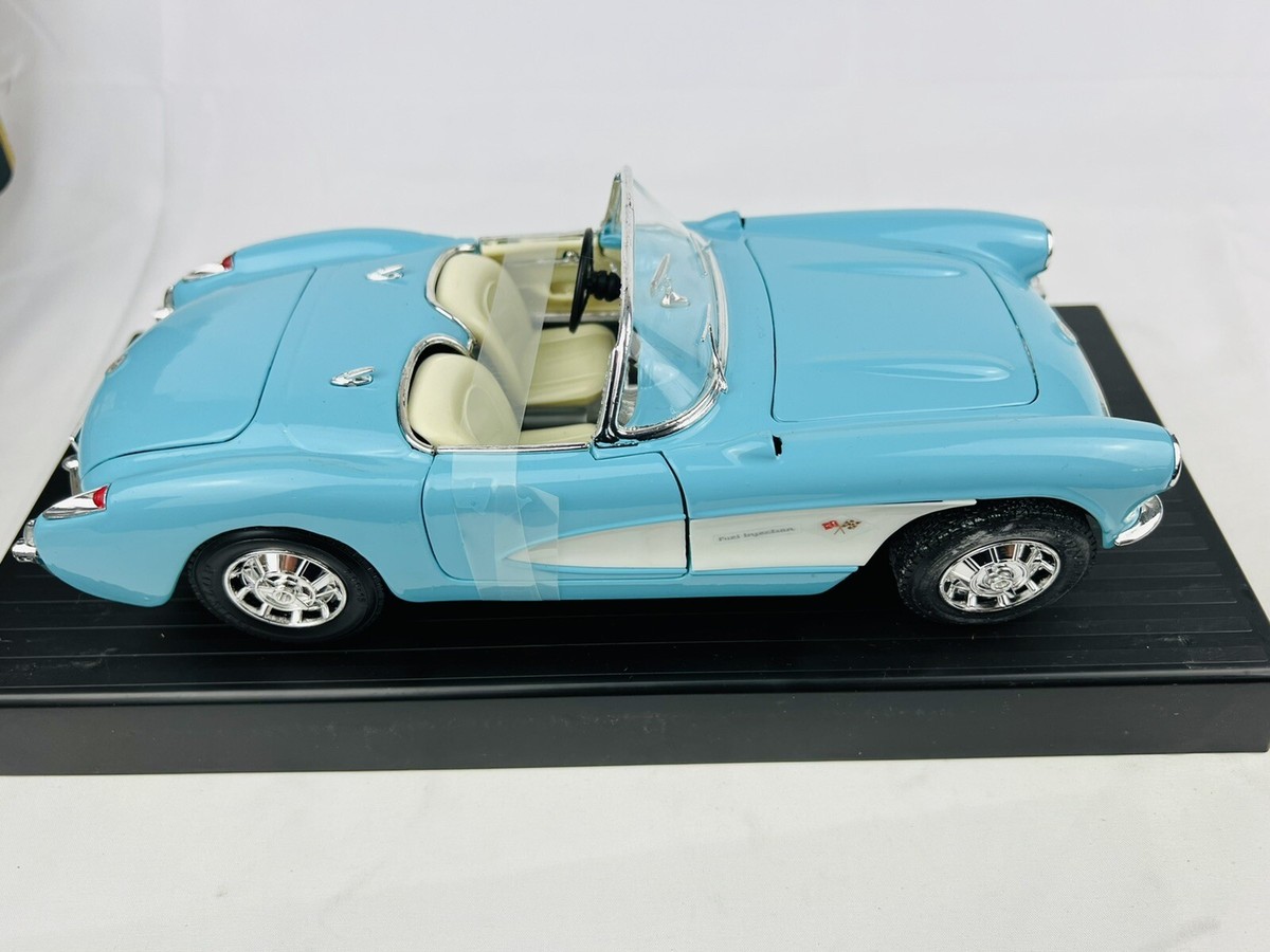 Road Tough 1957 CHEVROLET Corvette-1:18 Collection die cast metal