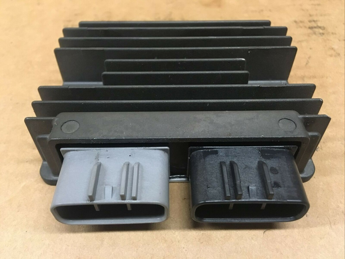 2011 Kawasaki Ninja ZX10R Voltage regulator rectifier OEM #82521