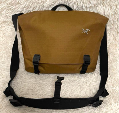 ARC'TERYX GRANVILLE 10 COURIER BAG Yukon | eBay