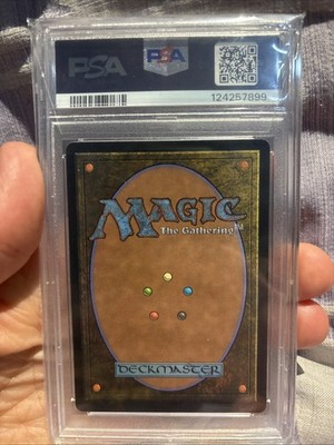 Yuna, Grand Summoner (Borderless) (Surge Foil) Commander: Final