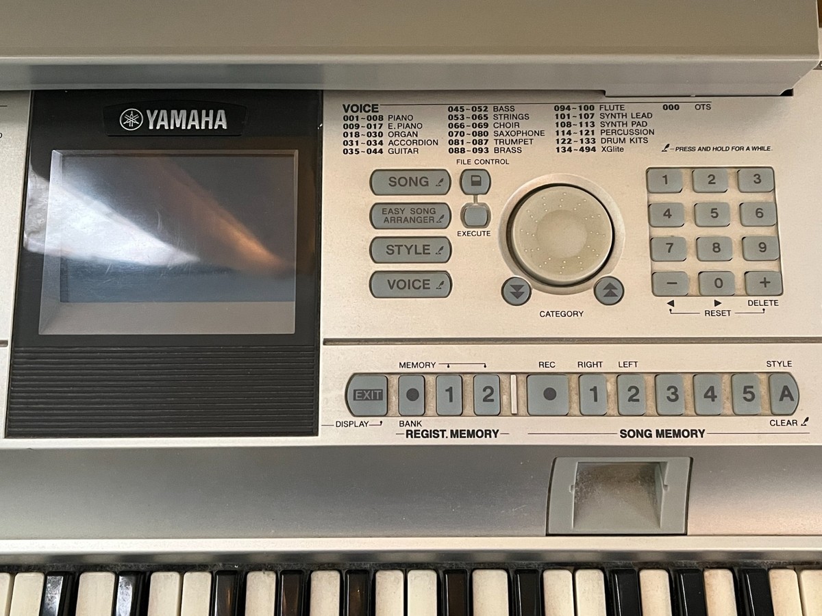 Yamaha Portable Grand DGX-505 Keyboard 88 Key Piano and