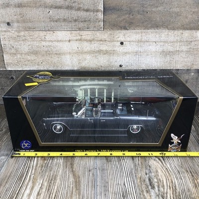 Road Signature Presidential Series 1961 Lincoln X-100 Kennedy Car