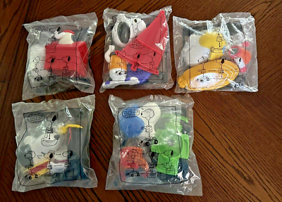 McDonalds Vintage Toys 2004 Peanuts 