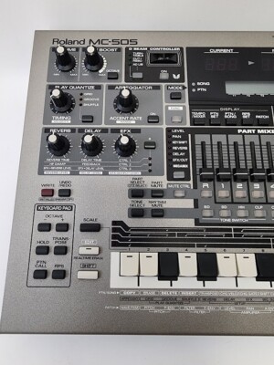 Roland MC-505 Groovebox Rhythm Machine Sequencer Mixer Music