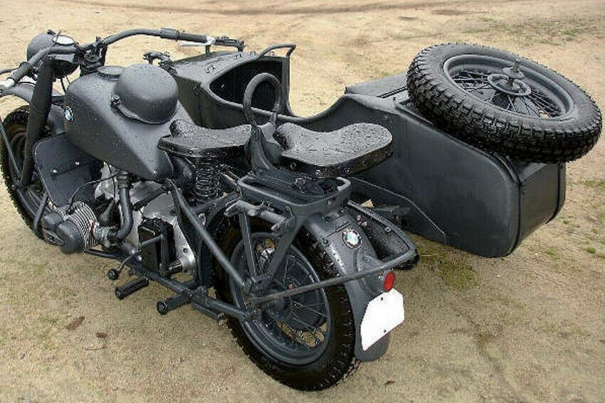 Italeri 7403 German Military Motorcycle with Sidecar 1:9th Scale