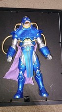 DC DC Universe Classics Anti-Monitor (Collect & Connect)