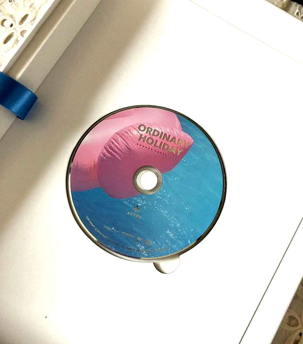 ASTRO ORDINARY HOLIDAY 2019 SUMMER PHOTOBOOK & PHOTOCARDS WITH SUB