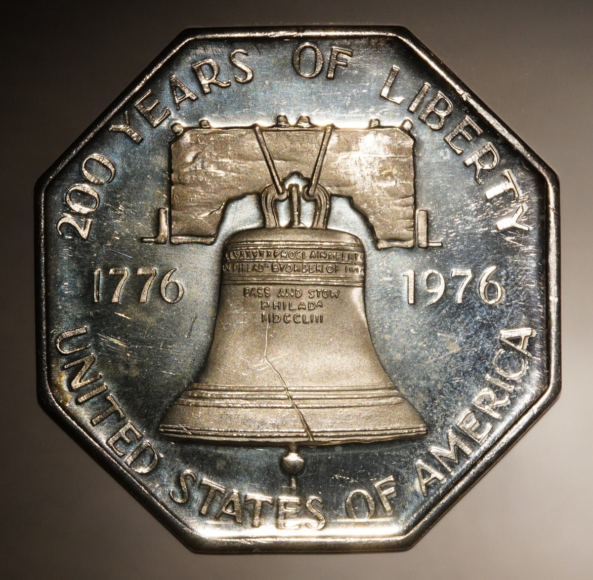 Octagonal Ron Hyer Lombardo Mint 200 Years of Liberty 1oz 999